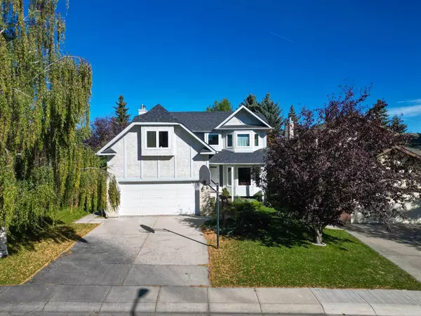 8 Edgeridge WAY Northwest, Calgary, AB T3A 4G8