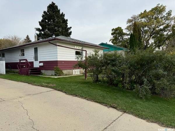 1462 108th STREET, North Battleford, SK S9A 2B8