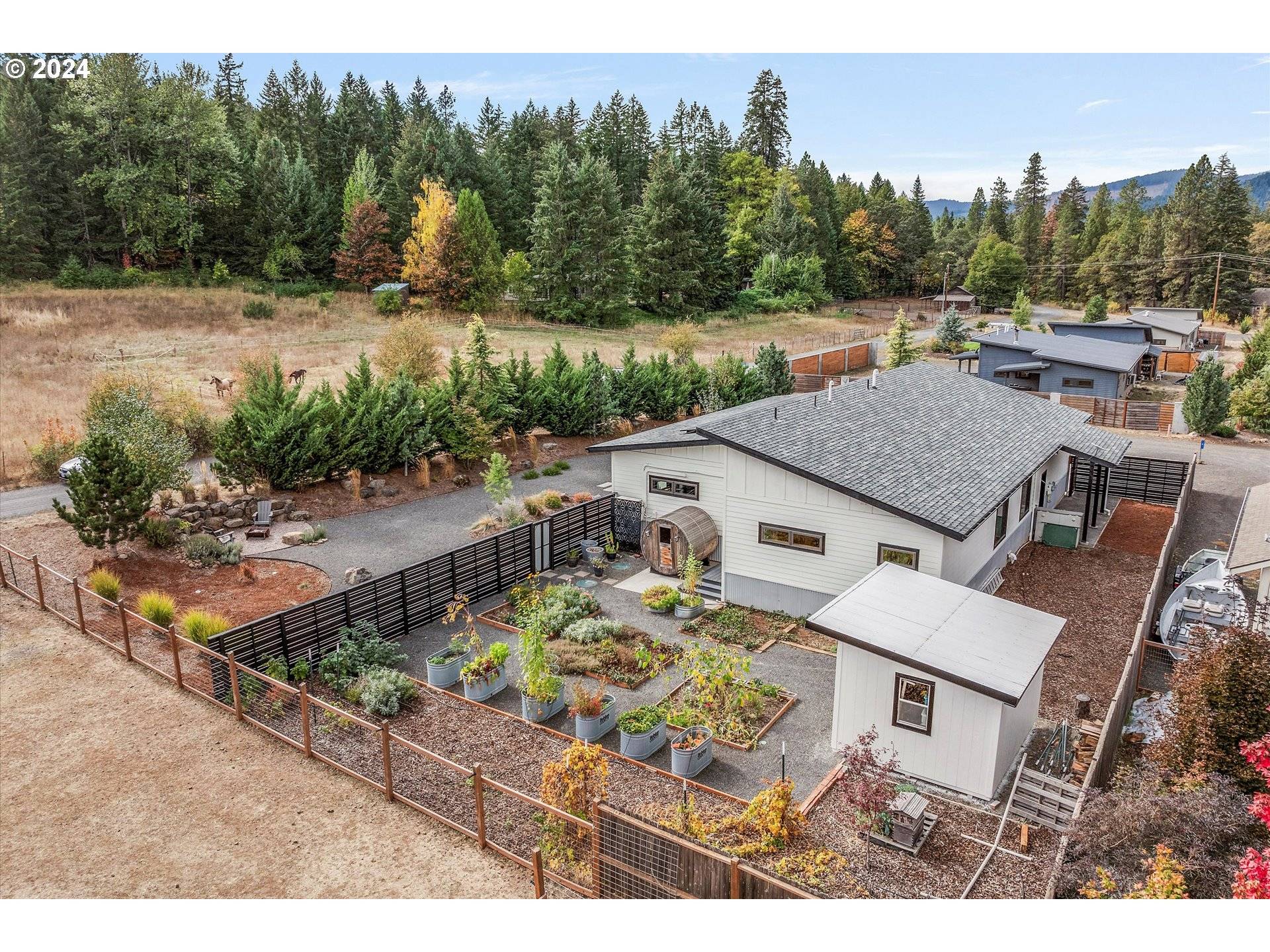 White Salmon, WA 98672,2 Longbow CT