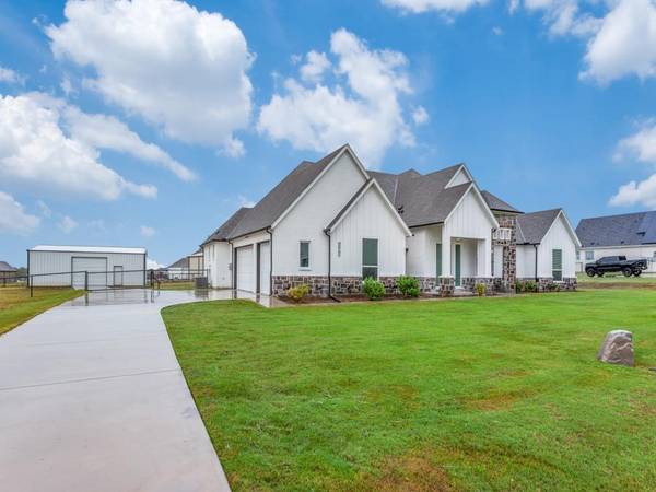 3062 Infinity Drive, Weatherford, TX 76087