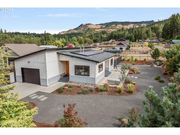 White Salmon, WA 98672,2 Longbow CT