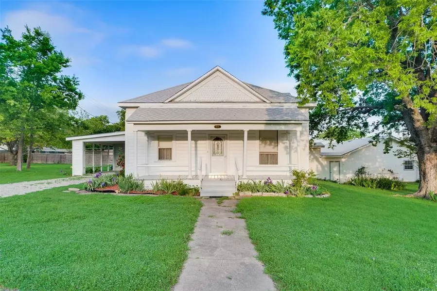 404 N Blanton, Whitewright, TX 75491