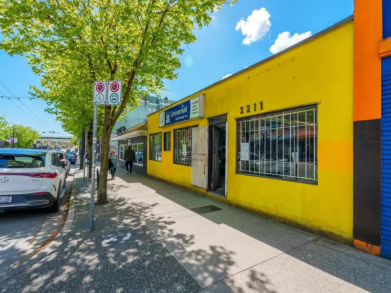 2211 COMMERCIAL DRIVE, Vancouver, BC V5N 4B6