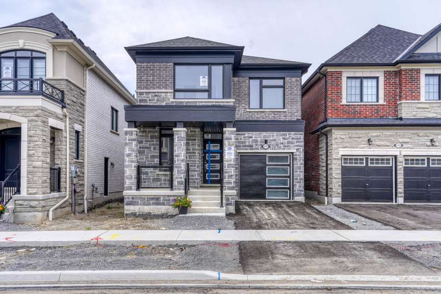 1481 Mockingbird SQ, Pickering, ON L1X 0N8