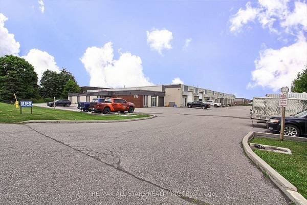 896 Brock RD #6, Pickering, ON L1W 1Z9