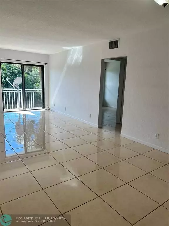 405 S Pine Island Rd  #205D, Fort Lauderdale, FL 33324