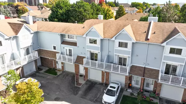 Kitchener, ON N2C 2M7,131 Traynor AVE #17