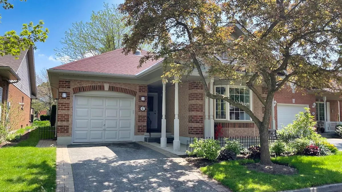 Guelph, ON N1G 4X7,6 White Pine WAY