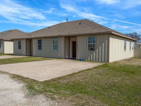 251 Baughman Hill Road #2, Azle, TX 76020