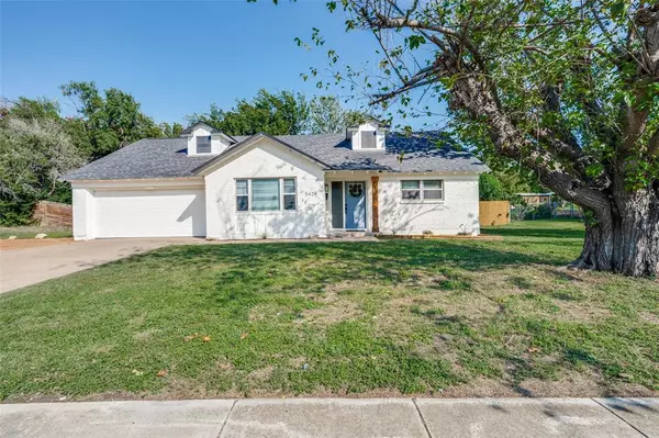 5429 Woodway Drive, Fort Worth, TX 76133