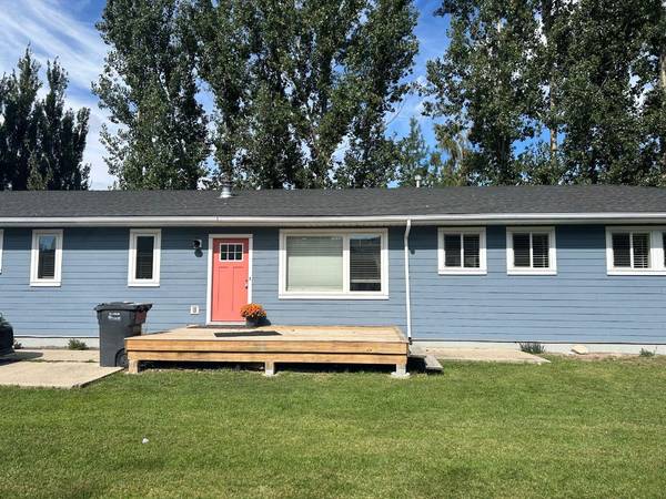 349 S 3 ST West, Magrath, AB T0K 1J0