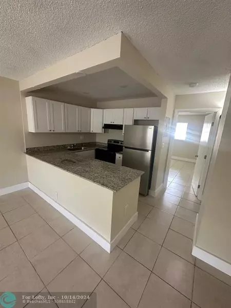 201 NW 32nd Ct  #203, Pompano Beach, FL 33064