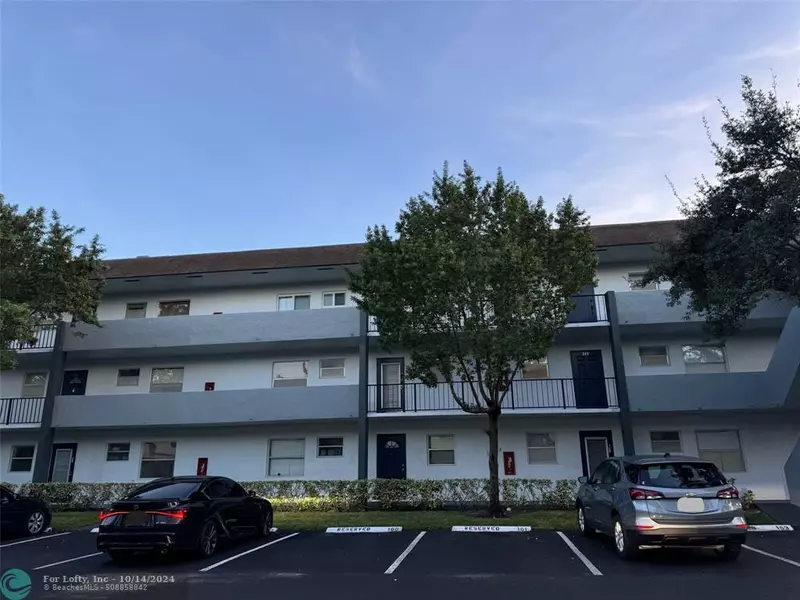 8310 Sands Point Blvd  #209L, Tamarac, FL 33321