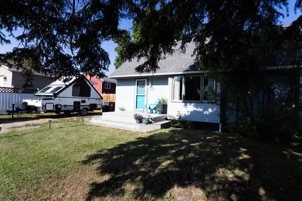 Springbrook, AB T4S 1V1,645 Maple CRES