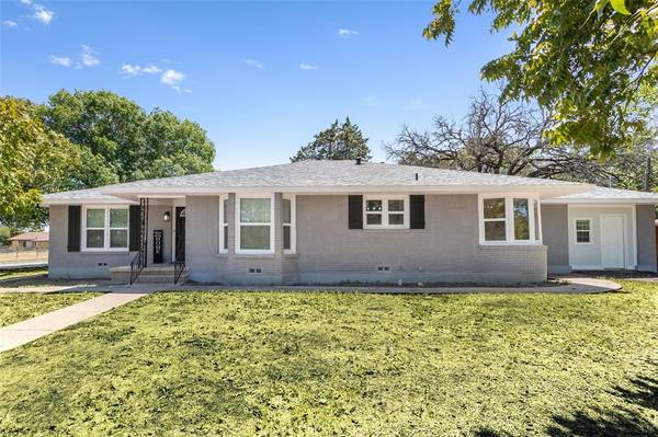 1002 W 19th Street,  Clifton,  TX 76634