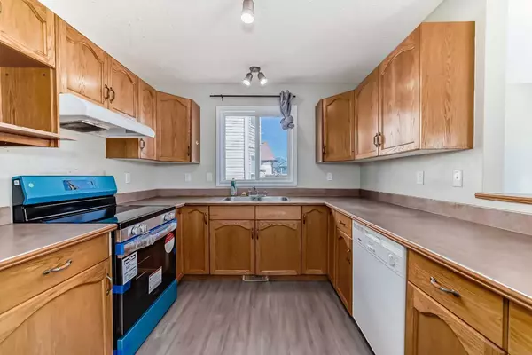 Calgary, AB T2Y 3V3,42 Somerside PL Southwest