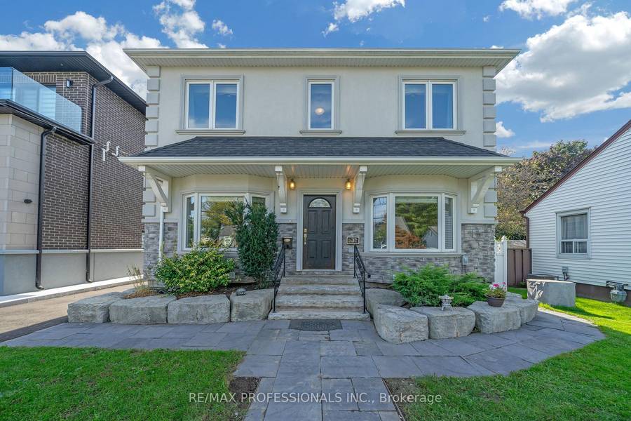 3 Frankwood RD, Toronto W07, ON M8Z 1Y8