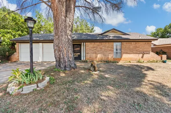 621 E Mustang Street, Crowley, TX 76036