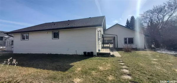 Grenfell, SK S0G 2B0,806 Garnet STREET