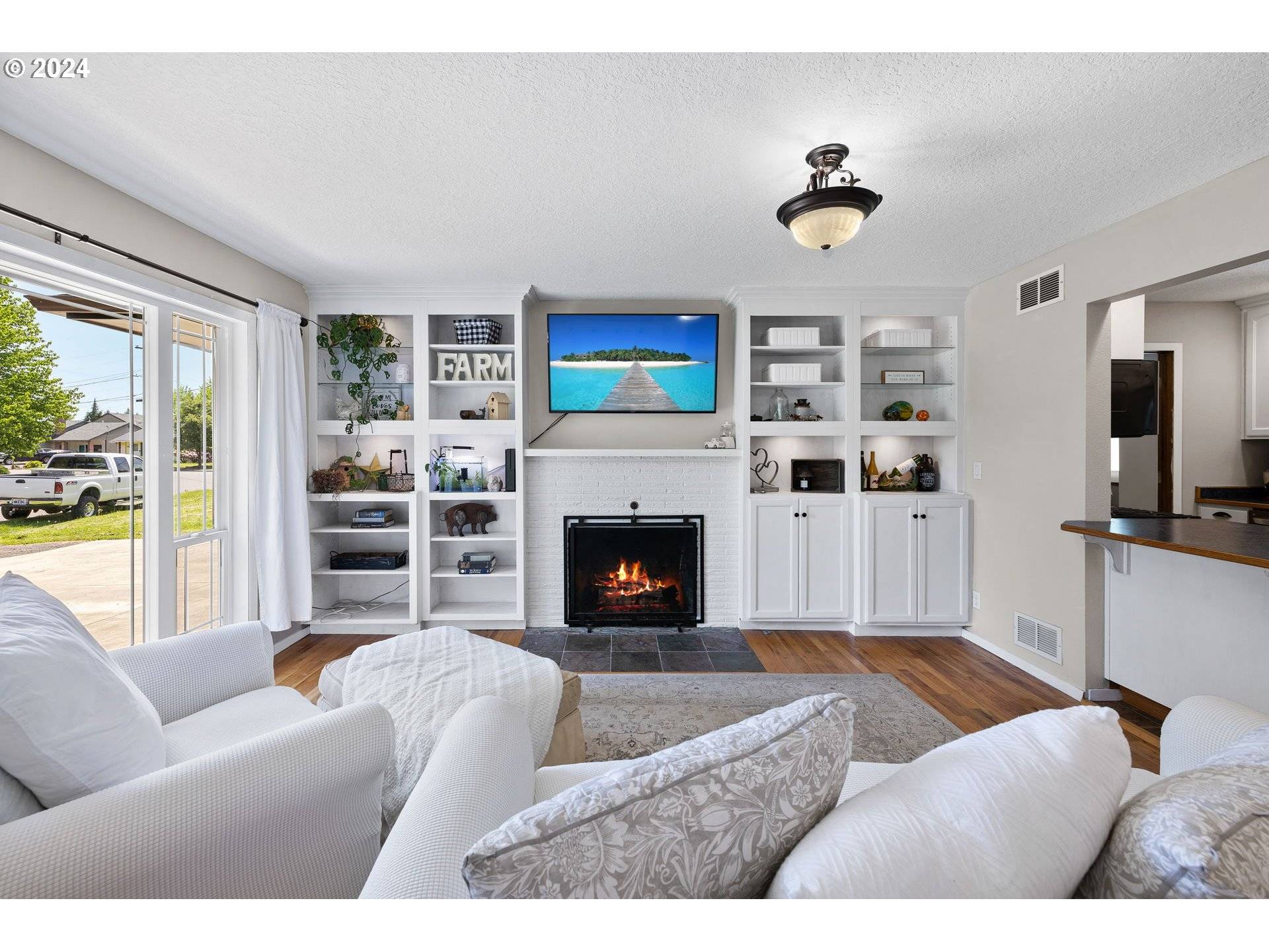 Hillsboro, OR 97124,427 NE BIRCHWOOD DR