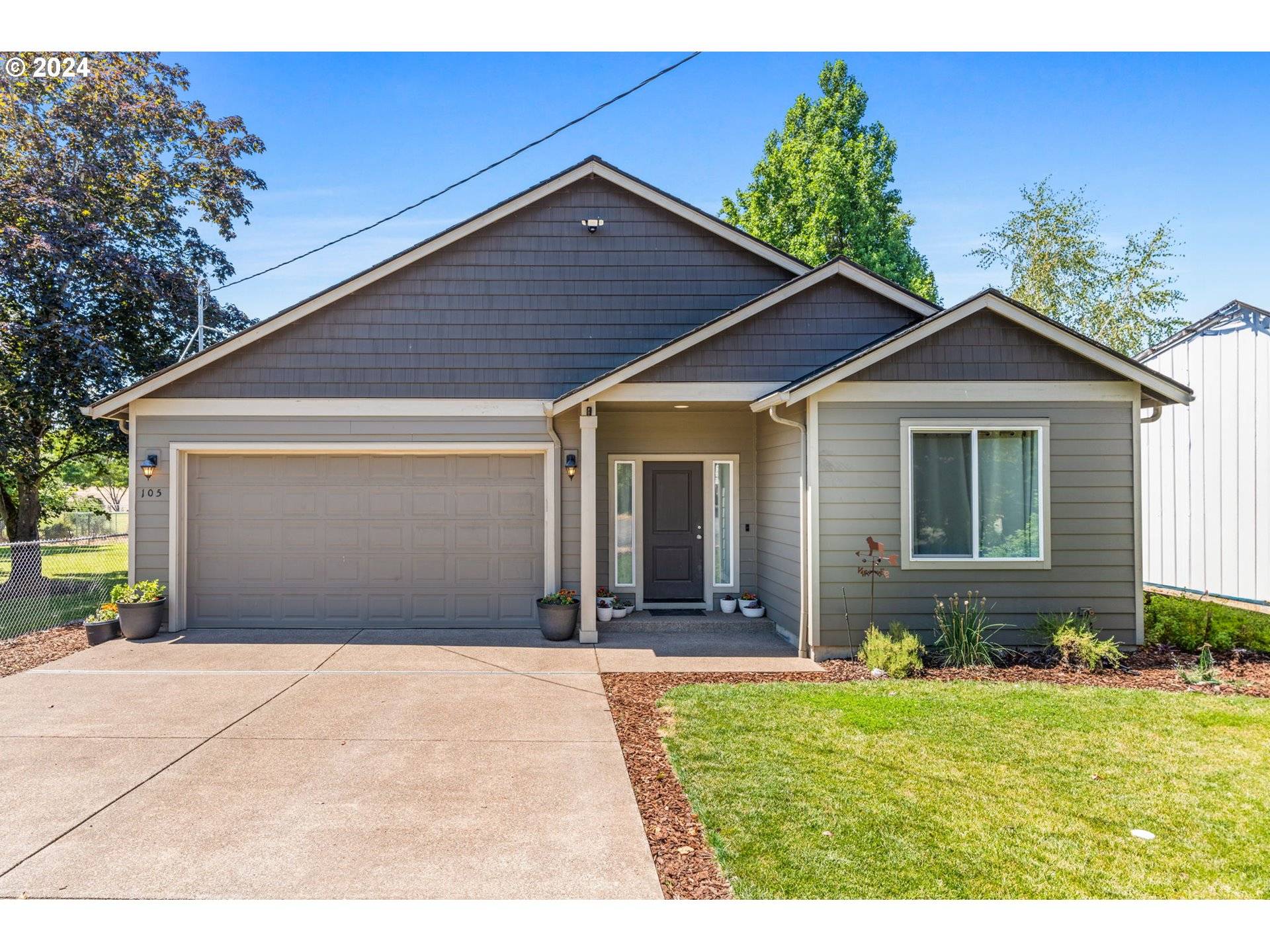 105 S SPRUCE ST, Mt Angel, OR 97362