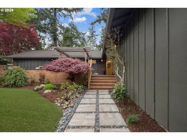 Lake Oswego, OR 97034,13660 SHIREVA DR