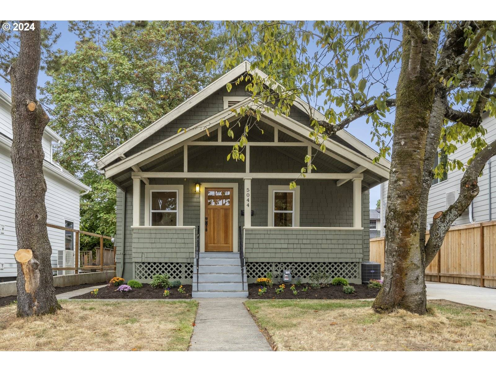 5044 NE 14TH AVE, Portland, OR 97211