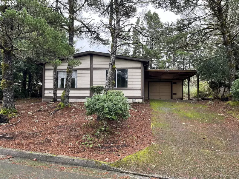 530 Myeena LOOP, Florence, OR 97439