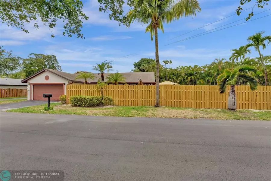 62 Forest Cir, Cooper City, FL 33026