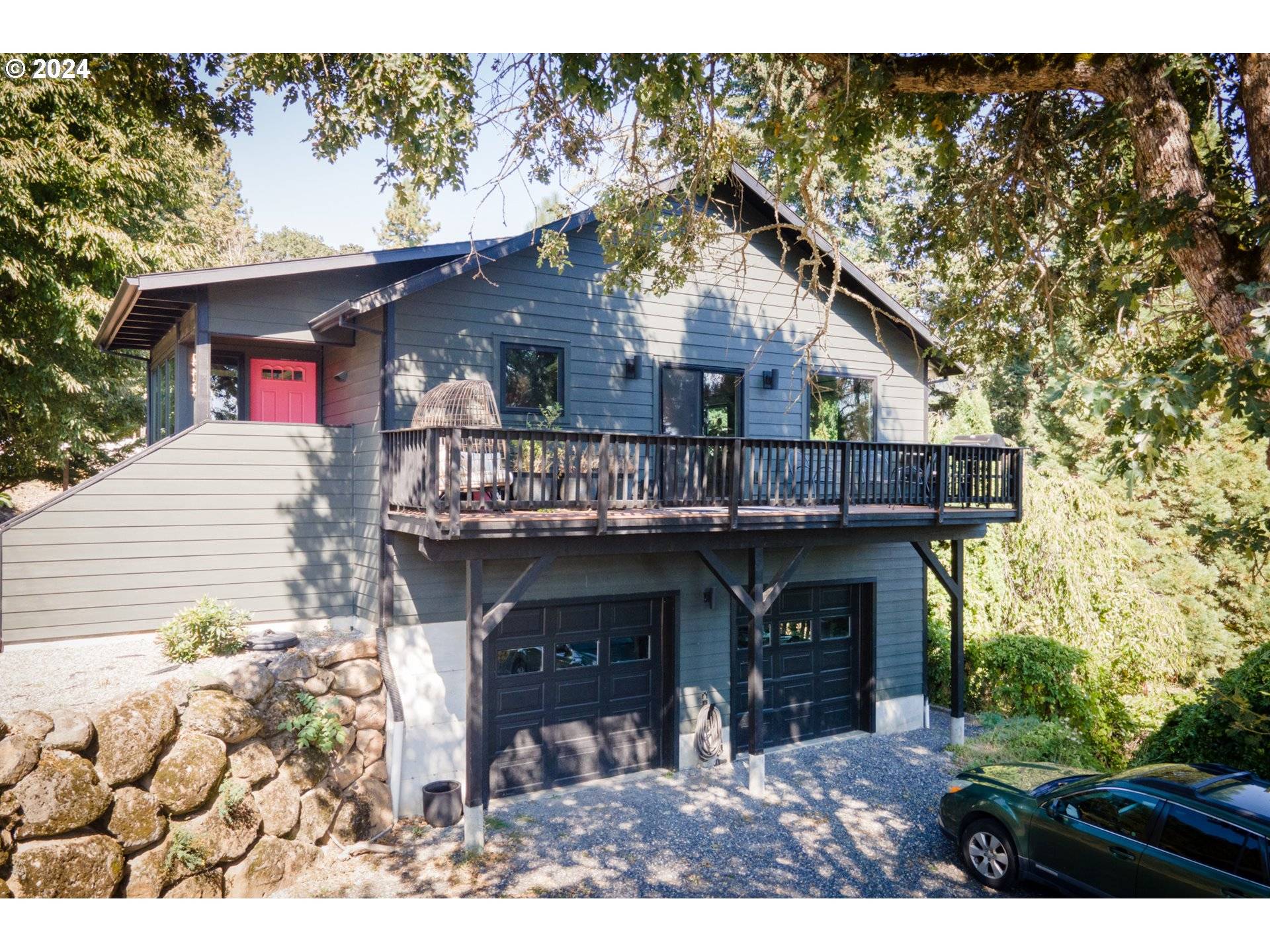 White Salmon, WA 98672,693 NW ACHOR AVE