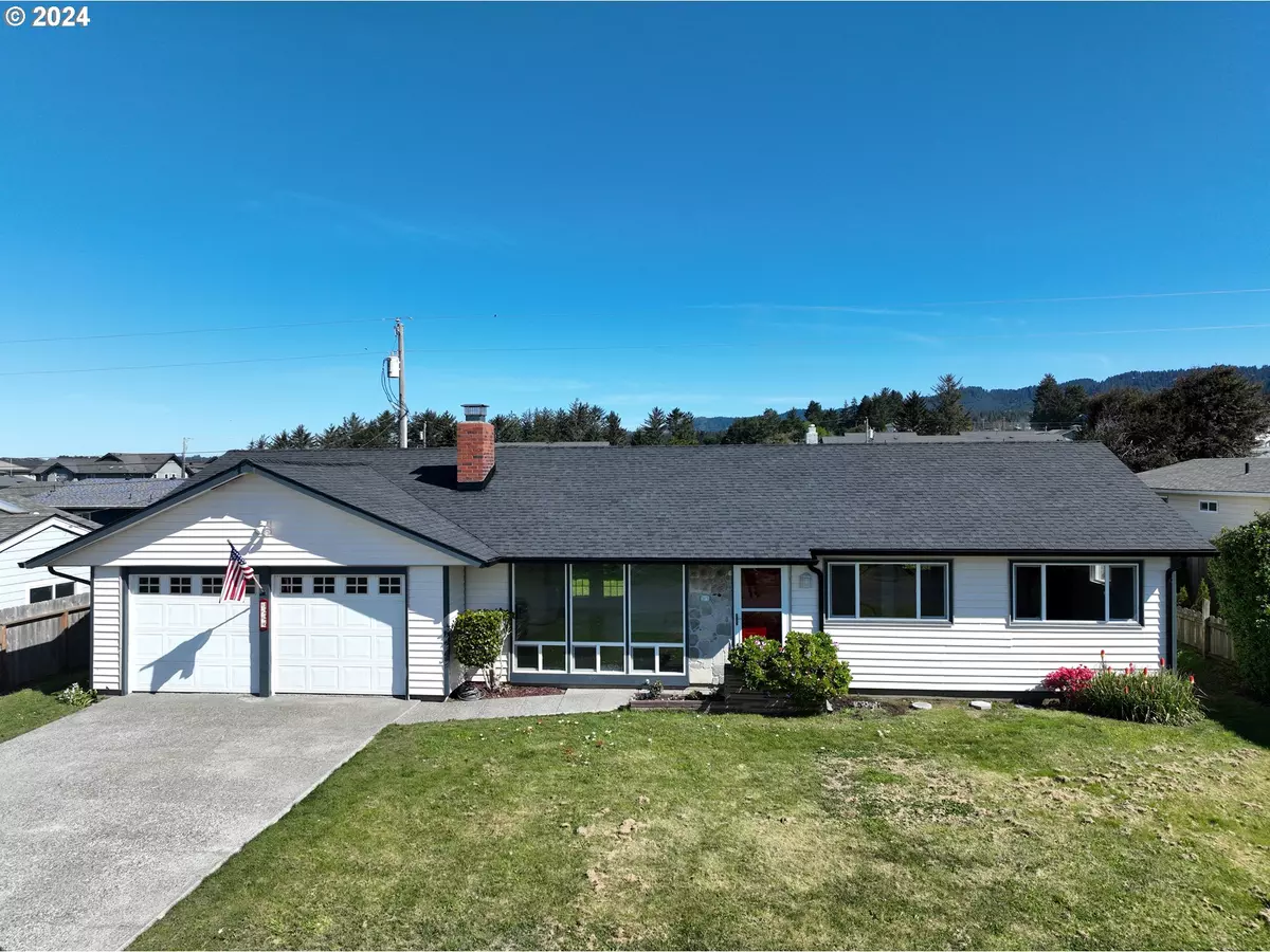 Brookings, OR 97415,1226 IRIS ST