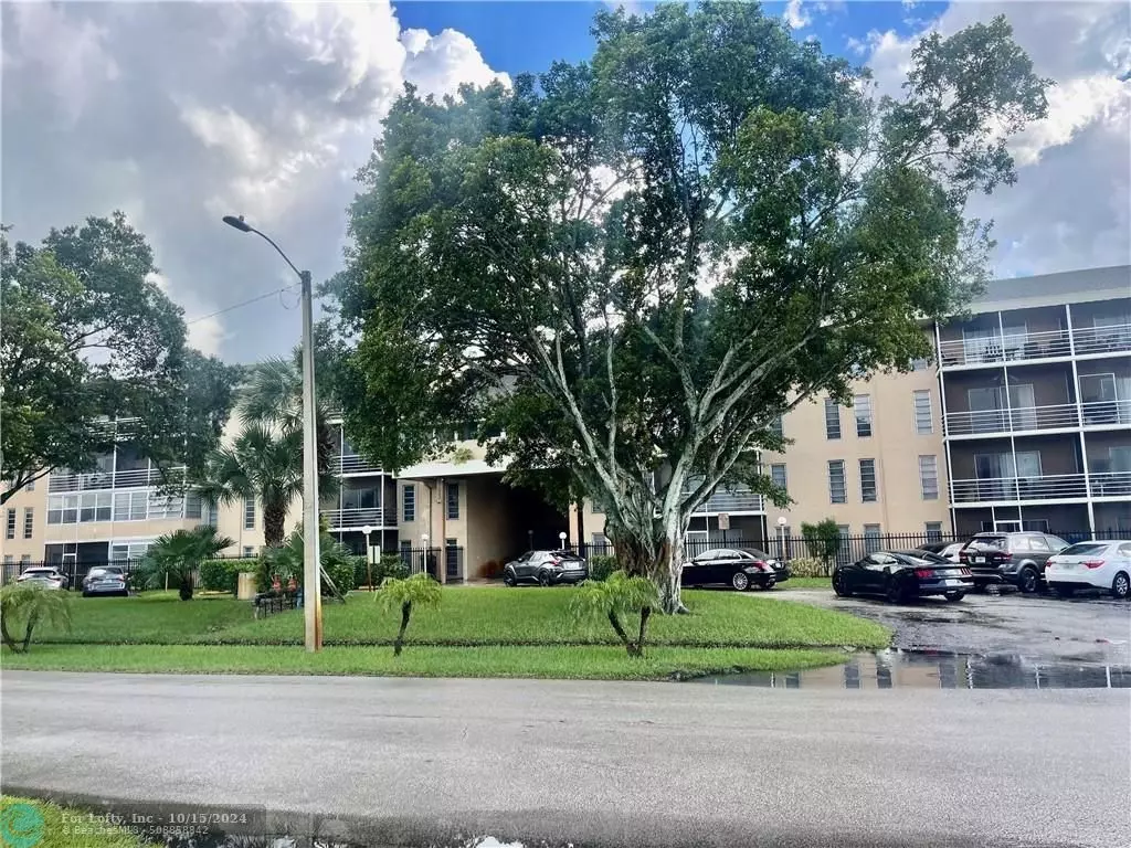 Lauderdale Lakes, FL 33313,4848 NW 24th Ct  #209