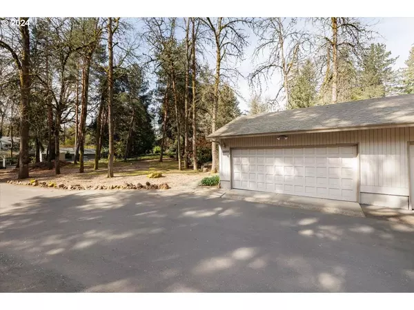 Lake Oswego, OR 97035,4204 WOODSIDE CIR