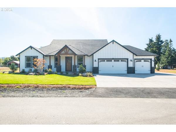 2422 Oak ST, Lyons, OR 97358