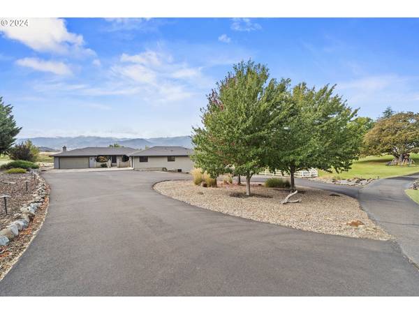 1800 OAKMONT WAY, Medford, OR 97504