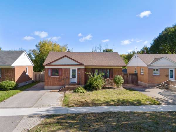 75 Admiral RD, Ajax, ON L1S 2N8