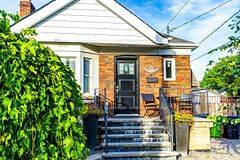 33 Athlone RD #Main Fl, Toronto E03, ON M4J 4H3