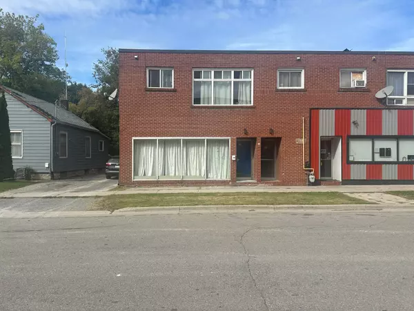 Oshawa, ON L1H 3T6,92 Wolfe ST #1A