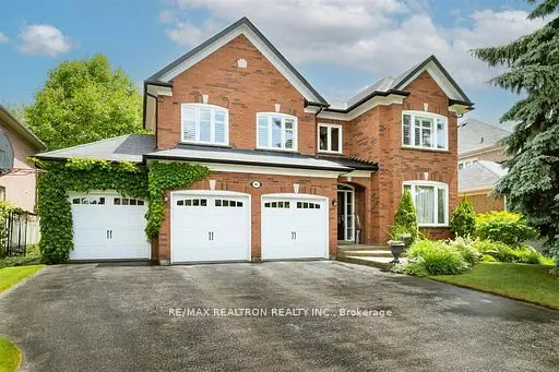 803 Exceller CIR, Newmarket, ON L3X 1P2