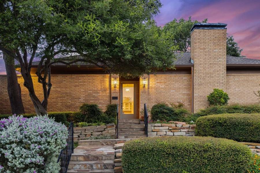 9415 Hillview Drive, Dallas, TX 75231