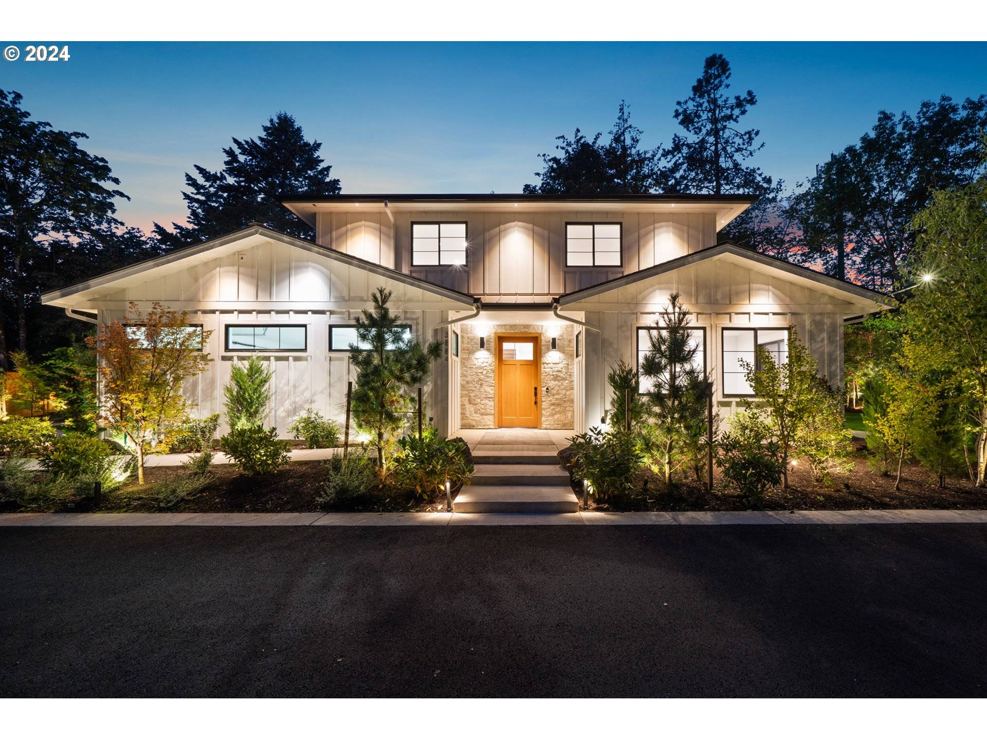 3884 LAKE GROVE AVE, Lake Oswego, OR 97035