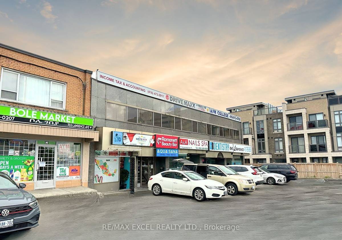 Toronto W04, ON M6A 1B4,705 Lawrence AVE W #202