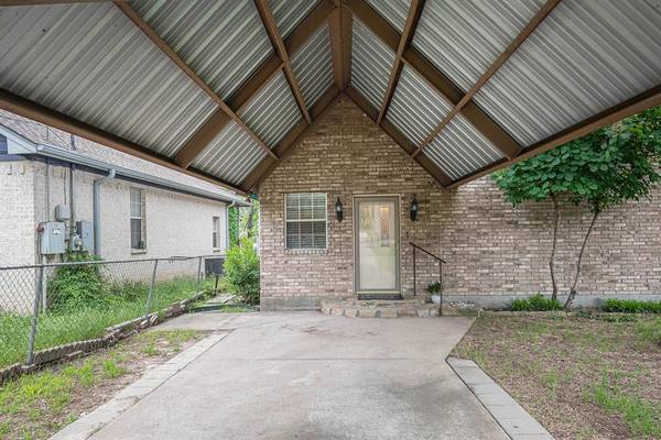 Weatherford, TX 76087,1139 E Lake Drive