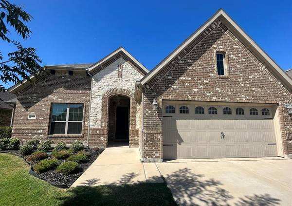 1563 Country Crest Drive, Waxahachie, TX 75165