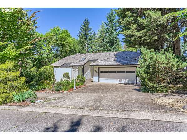 Lake Oswego, OR 97034,939 SUNNY HILL DR