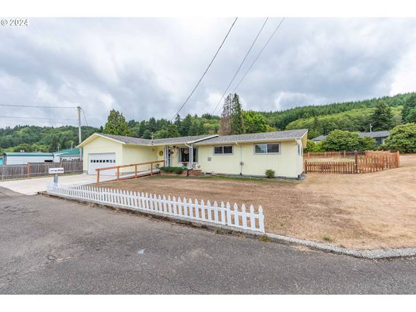 Reedsport, OR 97467,3030 MORRIS PL