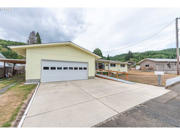 Reedsport, OR 97467,3030 MORRIS PL