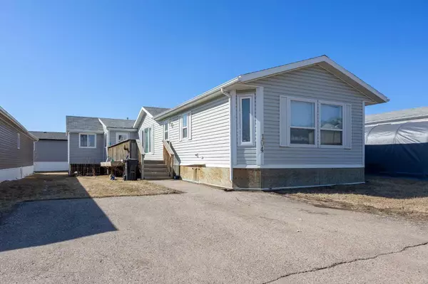 104 Arabian DR, Fort Mcmurray, AB T9H 5K4