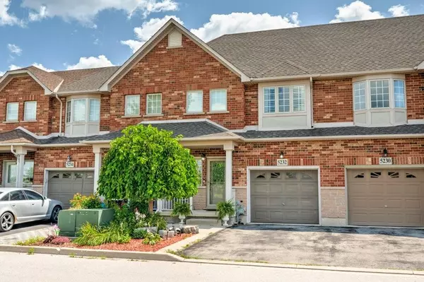 5232 Stonehaven Drive, Burlington, ON L7L 7J4