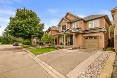 Oakville, ON L6M 3Y2,2318 Proudfoot TRL W